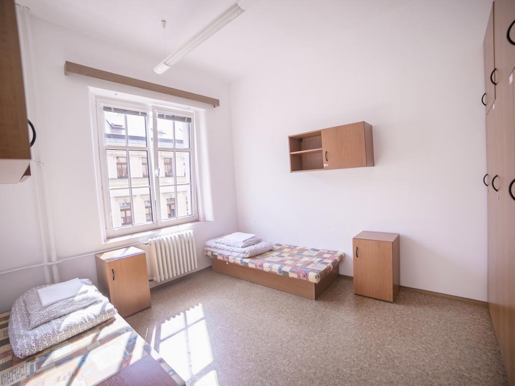 Dizzy Daisy Hostel Прага Номер фото