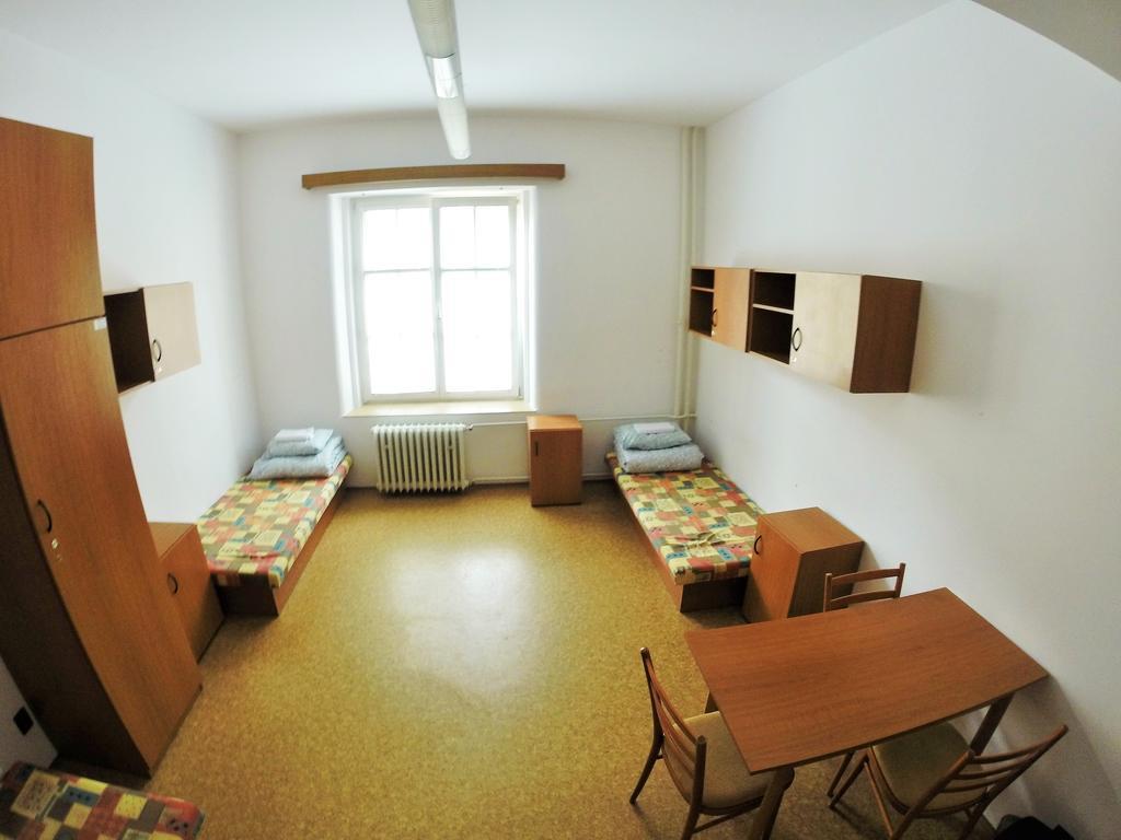 Dizzy Daisy Hostel Прага Номер фото