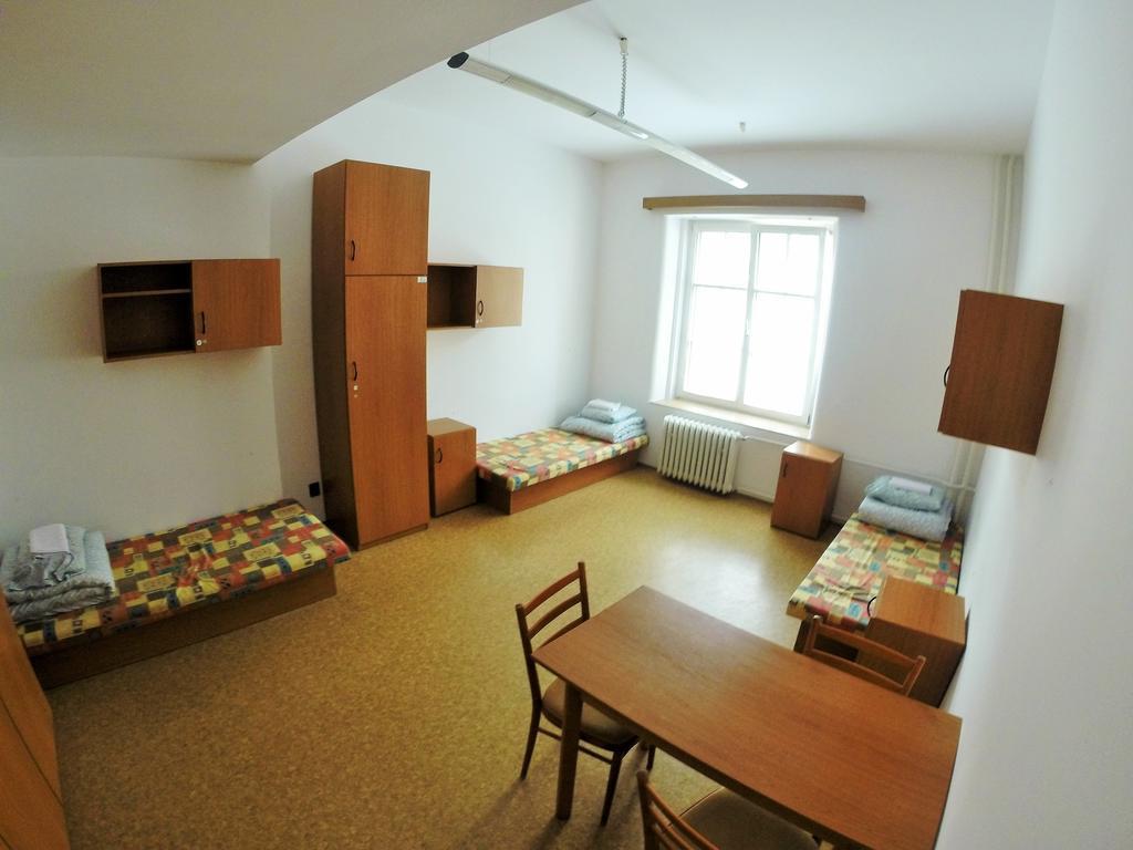 Dizzy Daisy Hostel Прага Номер фото